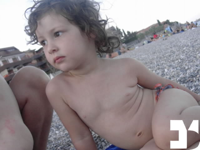 Parenti - 20050717 18.57 - Brooke in Sicilia - 135-FDM.JPG
